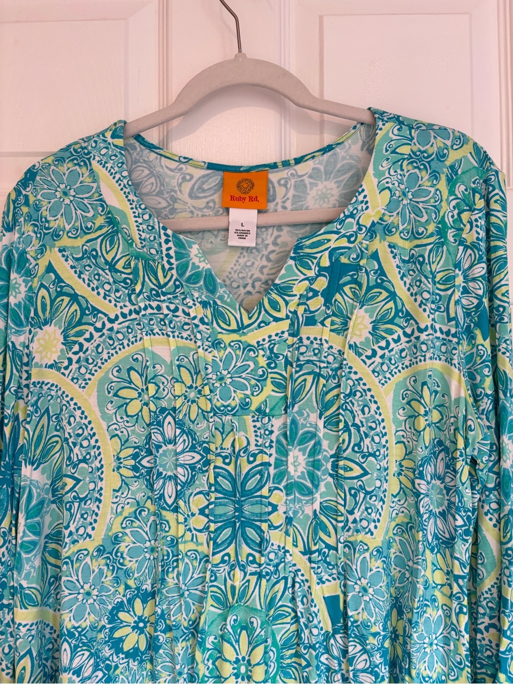 Ruby Rd. Turquoise and Lime Floral V-Neck 3/4 Sleeve Tunic - Large - Picture 3 of 11